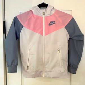 Kids’ Nike Sportswear Windrunner Hooded Repel Jacket, Size L